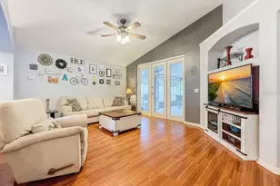 5720 Hawklake Rd, Lithia, FL 33547 - Photo 22
