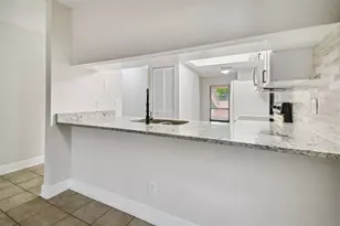 4800 Brittany Dr S, Saint Petersburg, FL 33715 - Photo 16