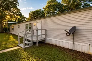 17689 SE 14th St, Silver Springs, FL 34488 - Photo 2