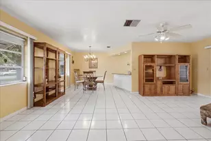 7222 Holiday Dr, Spring Hill, FL 34606 - Photo 6