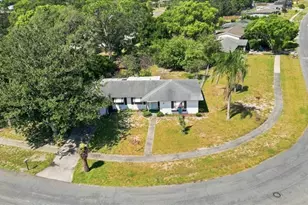 7222 Holiday Dr, Spring Hill, FL 34606 - Photo 2