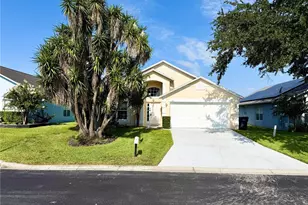 207 Langham Dr, Davenport, FL 33897 - Photo 2