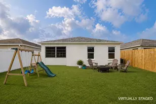 535 Scarlet Maple Ct, Plant City, FL 33563 - Photo 6