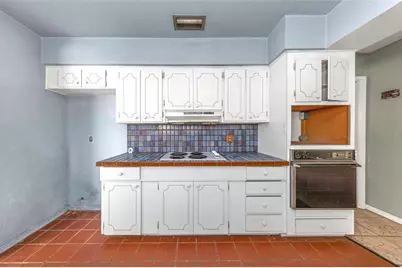 3000 36th Avenue S, Saint Petersburg, FL 33712 - Photo 10