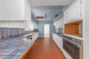 3000 36th Ave S, Saint Petersburg, FL 33712 - Photo 8