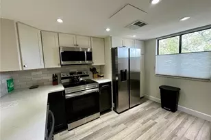 201 W Laurel St, Tampa, FL 33602 - Photo 4