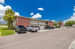 4550 Overlook Dr NE, Saint Petersburg, FL 33703 - Photo 4