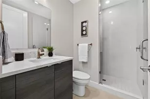 100 1st Ave N, Saint Petersburg, FL 33701 - Photo 22