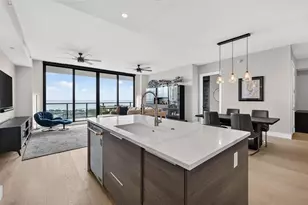 100 1st Ave N, Saint Petersburg, FL 33701 - Photo 16