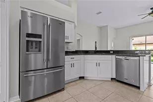 11611 Jordans Landing Ct, Riverview, FL 33569 - Photo 8