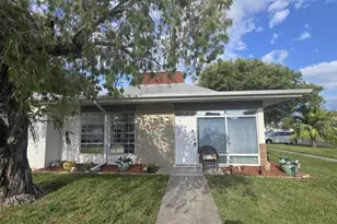 4373 Tahitian Gardens Cir, Holiday, FL 34691 - Photo 4