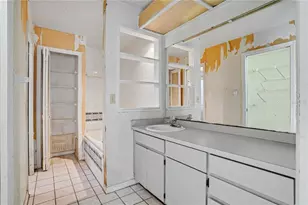 2179 Cypress Point Dr N, Clearwater, FL 33763 - Photo 14