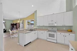 10303 Tarragon Dr, Riverview, FL 33569 - Photo 12