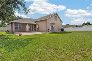 10303 Tarragon Dr, Riverview, FL 33569 - Photo 2