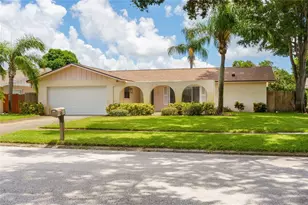 2419 Timbercrest Cir W, Clearwater, FL 33763 - Photo 2