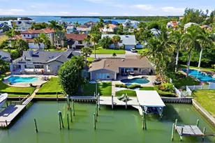 137 12th St E, Tierra Verde, FL 33715 - Photo 2