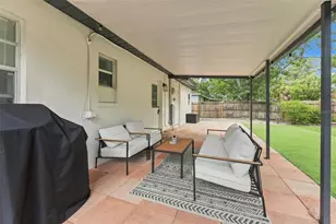 240 42nd Ave NE, Saint Petersburg, FL 33703 - Photo 32