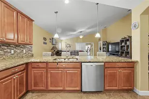 14219 Stockwell Ln, Ruskin, FL 33573 - Photo 8