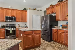 1430 Beaconsfield Dr, Wesley Chapel, FL 33543 - Photo 8