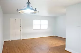 201 Bedford Trail, Sun City Center, FL 33573 - Photo 6