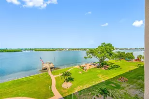 1847 Shore Dr S, Saint Petersburg, FL 33707 - Photo 2