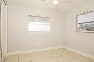 3816 Melgert Ln, Sarasota, FL 34235 - Photo 10