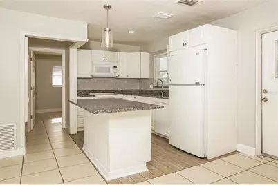 3816 Melgert Lane, Sarasota, FL 34235 - Photo 6