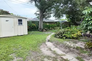 7485 17th St N, Saint Petersburg, FL 33702 - Photo 6