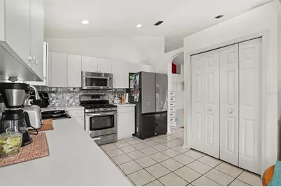 1102 Vinetree Drive, Brandon, FL 33510 - Photo 12