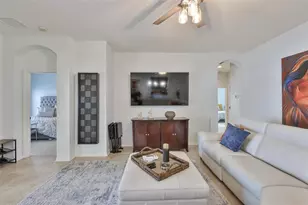823 Seminole Sky Dr, Ruskin, FL 33570 - Photo 10