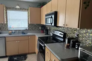 914 Nicholson St, Clearwater, FL 33755 - Photo 8