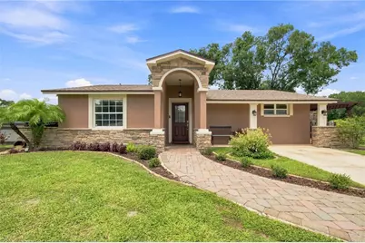 9020 Auburn Way, Tampa, FL 33615 - Photo 6