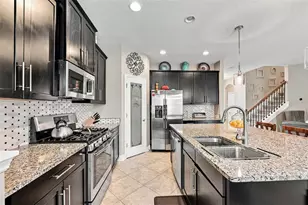 11156 Spring Point Cir, Riverview, FL 33579 - Photo 8