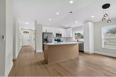 7737 Marbella Creek Avenue, Tampa, FL 33615 - Photo 8