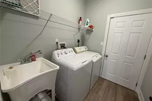 4411 N Tampania Ave, Tampa, FL 33614 - Photo 14