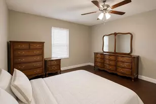 7504 Gadsden Dr, Tampa, FL 33637 - Photo 10