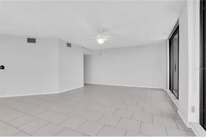 5950 Pelican Bay Plaza S #601, Gulfport, FL 33707 - Photo 8