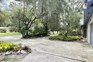 901 W River Dr, Temple Terrace, FL 33617 - Photo 2