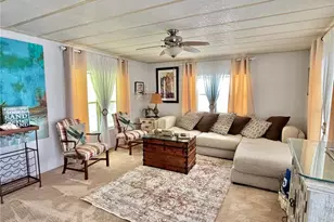 310 Mt Piney Ave NE, Saint Petersburg, FL 33702 - Photo 4