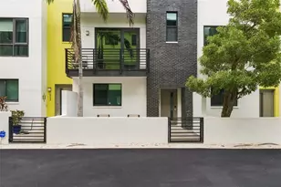 919 Arlington Ave N, Saint Petersburg, FL 33705 - Photo 2