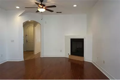 316 34th Avenue N, Saint Petersburg, FL 33704 - Photo 6