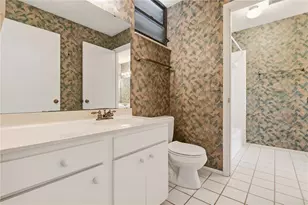 648 Woodlawn Dr, Bradenton, FL 34210 - Photo 28