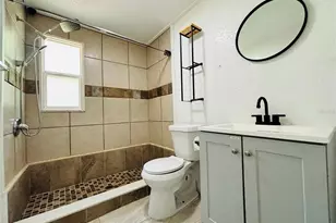 3910 E Ellicott St, Tampa, FL 33610 - Photo 10