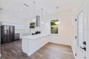802 18th St S, Saint Petersburg, FL 33712 - Photo 6