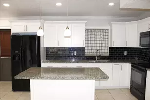 3201 River Grove Dr, Tampa, FL 33610 - Photo 22