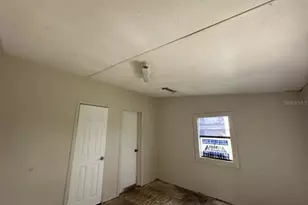 1242 Sea Oats Cir E, Lakeland, FL 33815 - Photo 4