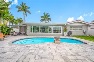 560 79th St S, Saint Petersburg, FL 33707 - Photo 42