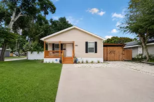 1039 Newton Ave S, Saint Petersburg, FL 33705 - Photo 2