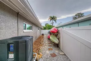 704 Bayshore Dr, Tarpon Springs, FL 34689 - Photo 64