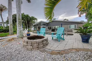704 Bayshore Dr, Tarpon Springs, FL 34689 - Photo 54